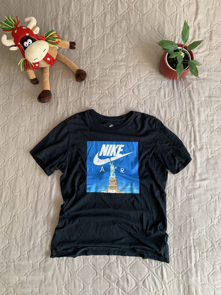 продам футболку Nike