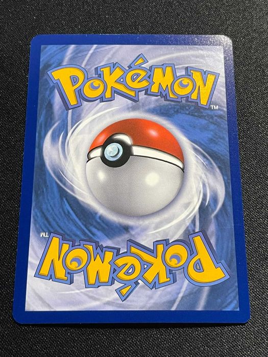 Carta Pokémon Grubbin 18/264 Fusion Strike