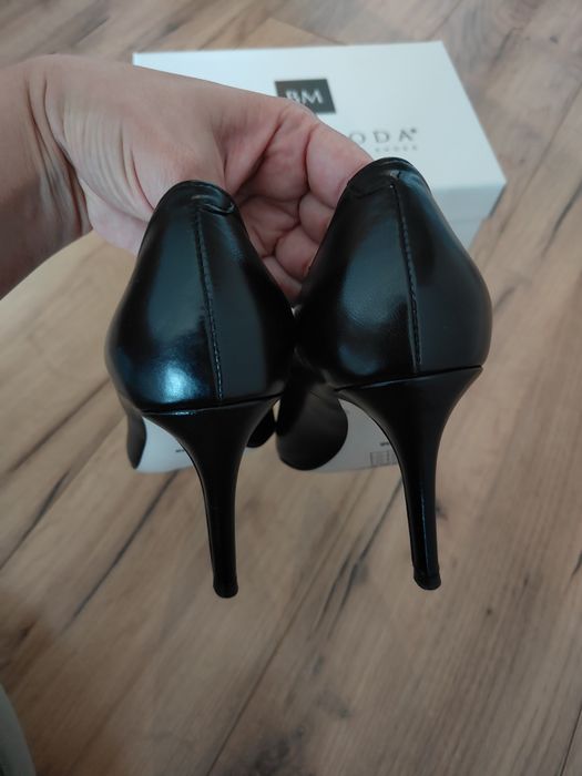 Szpilki Bravomoda r. 38