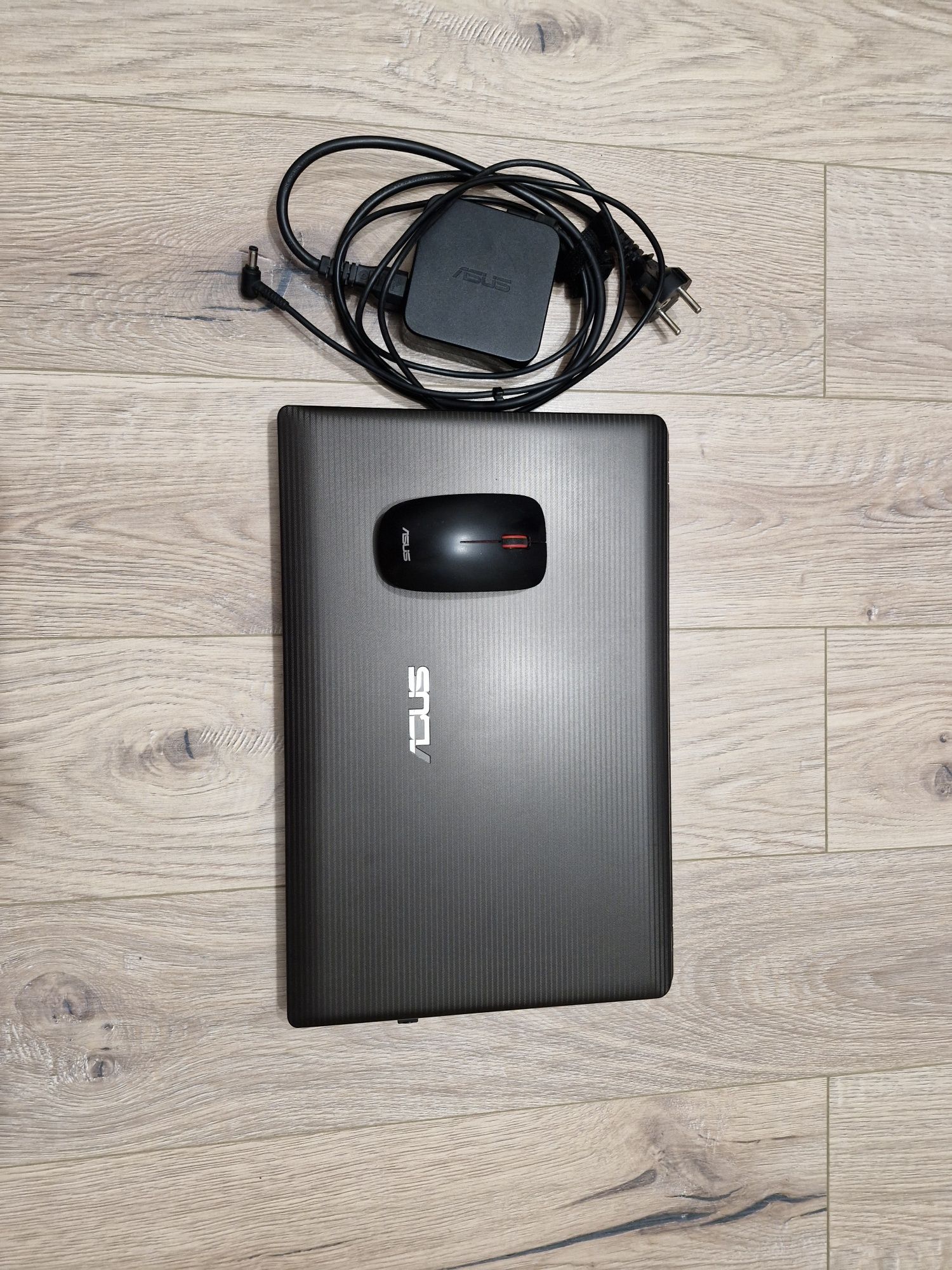 Laptop Asus I3 8/256 SSD