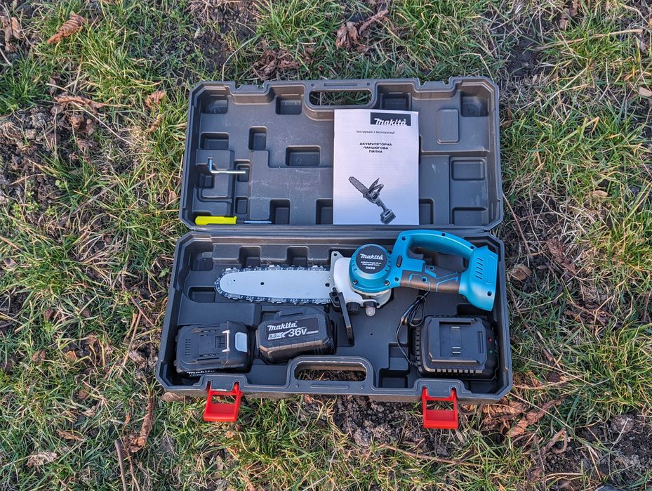 Акумуляторна Міні пилка Makita BCS250BL 36V 6Ah