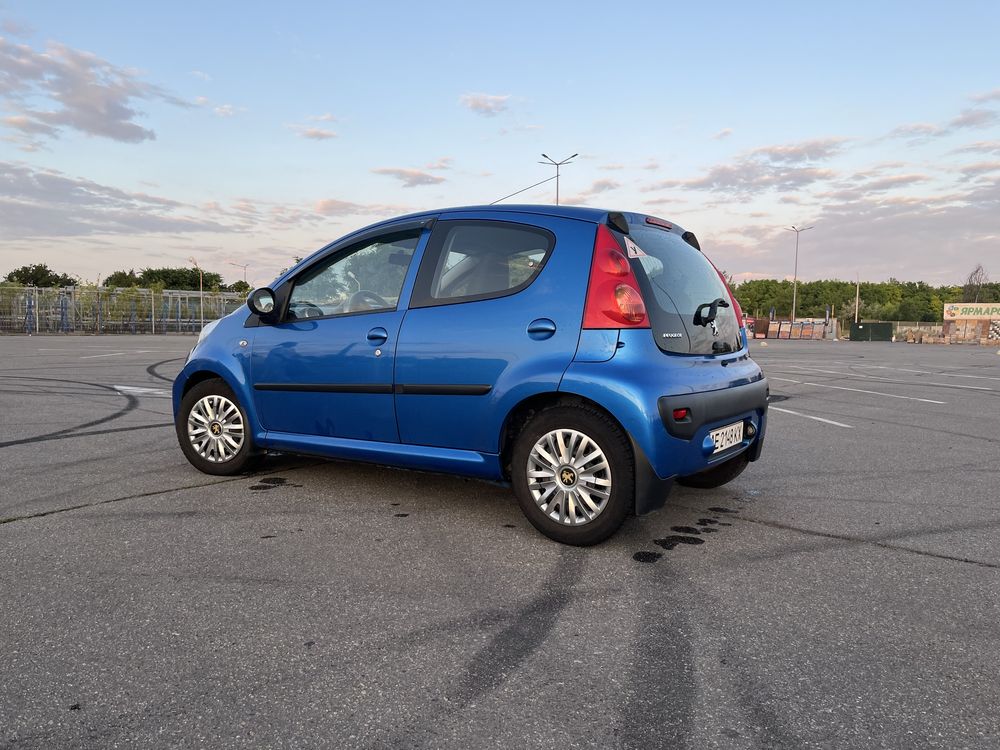 Peugeot 107 2011г робот