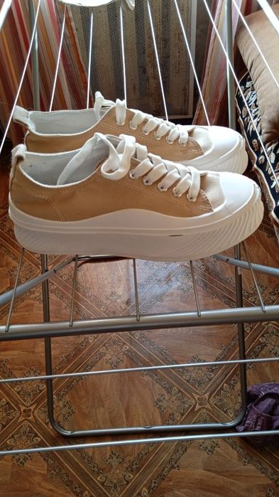 Кеди нові польські