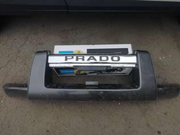 Накладка переднего бампера Toyota Prado 120