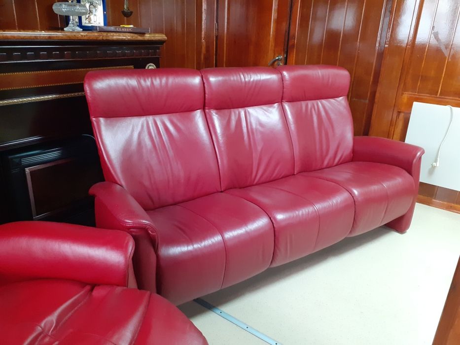 Шкіряний комплект меблі.Диван і крісло. Бренд.