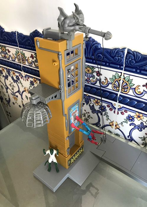 herois Spider Man Homem Aranha pista brinquedos bonecos Marvel figuras