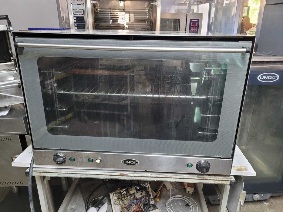 Piec konwekcyjny UNOX XFC030P – 4 blachy 600×400 mm