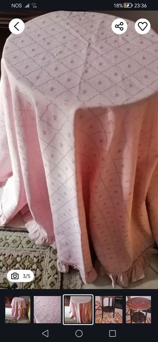 Camilha/mesa+Várias toalhas de renda próprio para mesas redondas