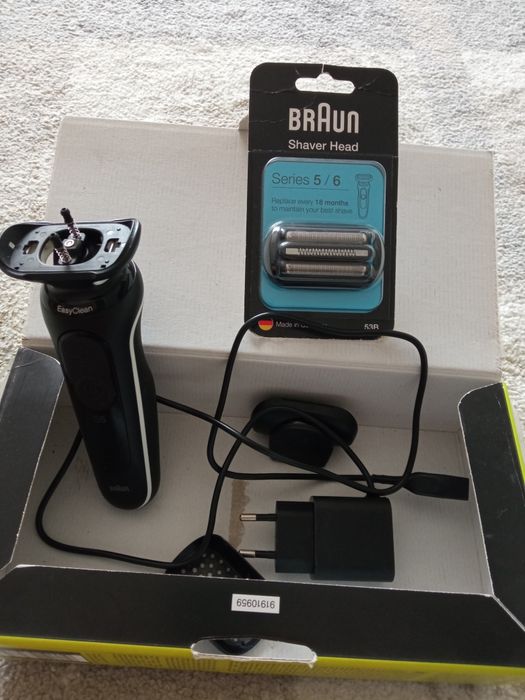 Máquina barbear Braun cabeça NOVA