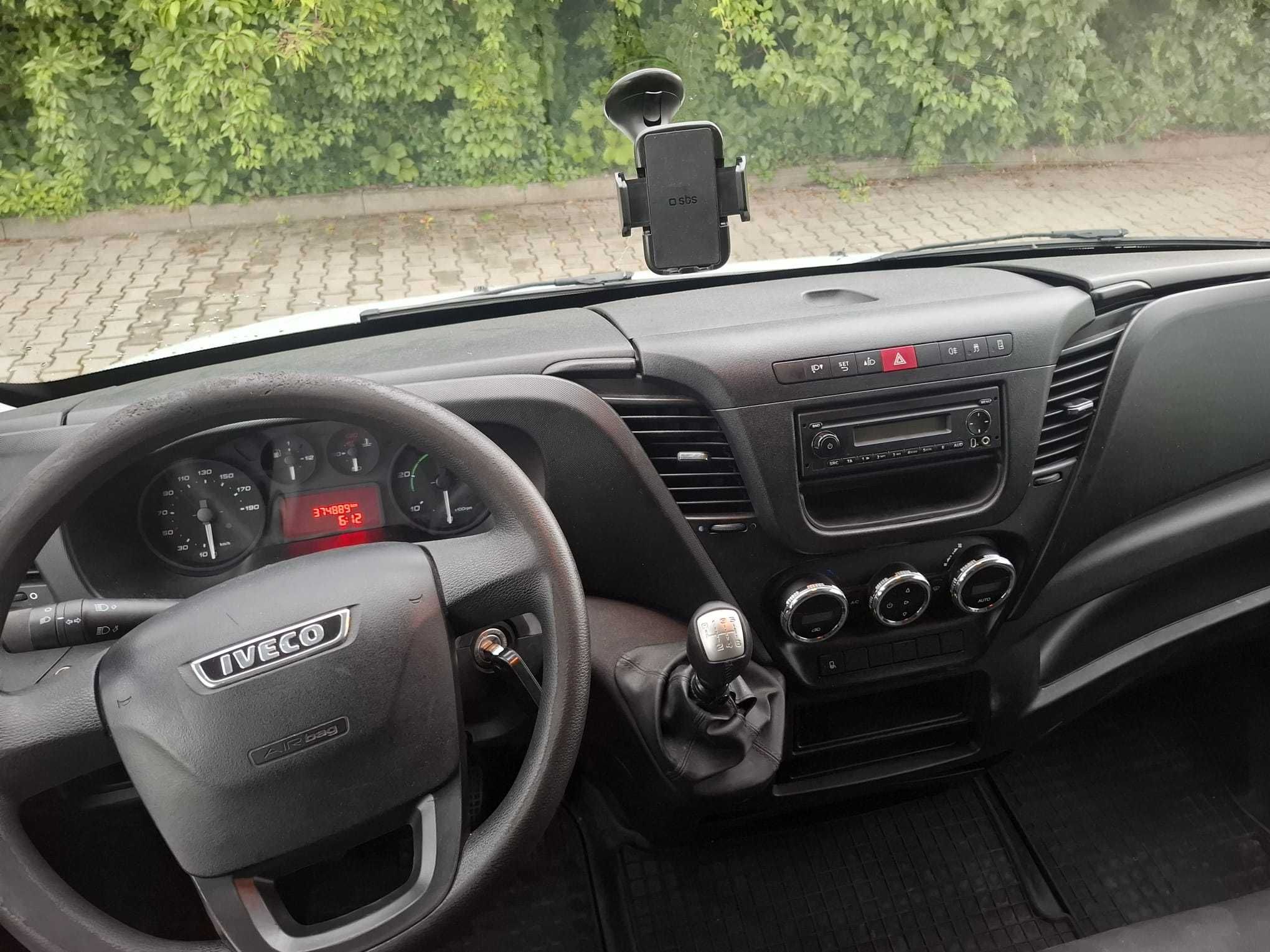 Iveco Daily 2.3 145 KM 2016r. KONTENER WINDA UDT. 8 miejsc paletowych