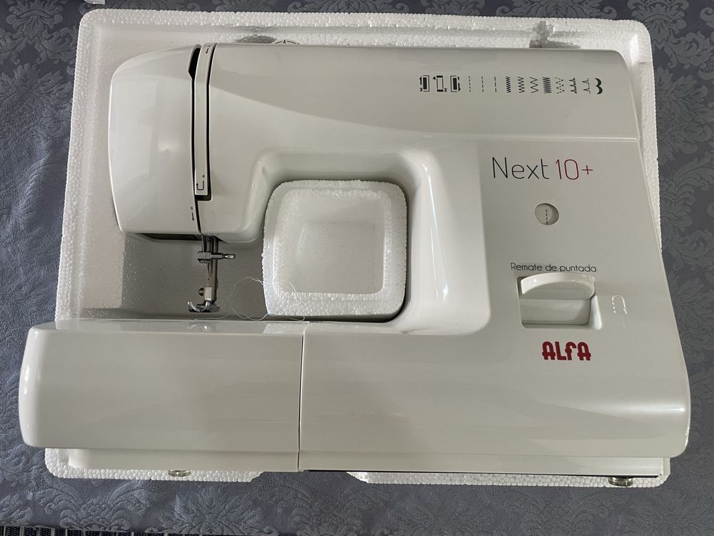 Máquina de Costura ALFA Next 10+ (12 pontos)