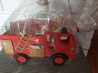Karafka wóz strażacki prezent dla strażaka