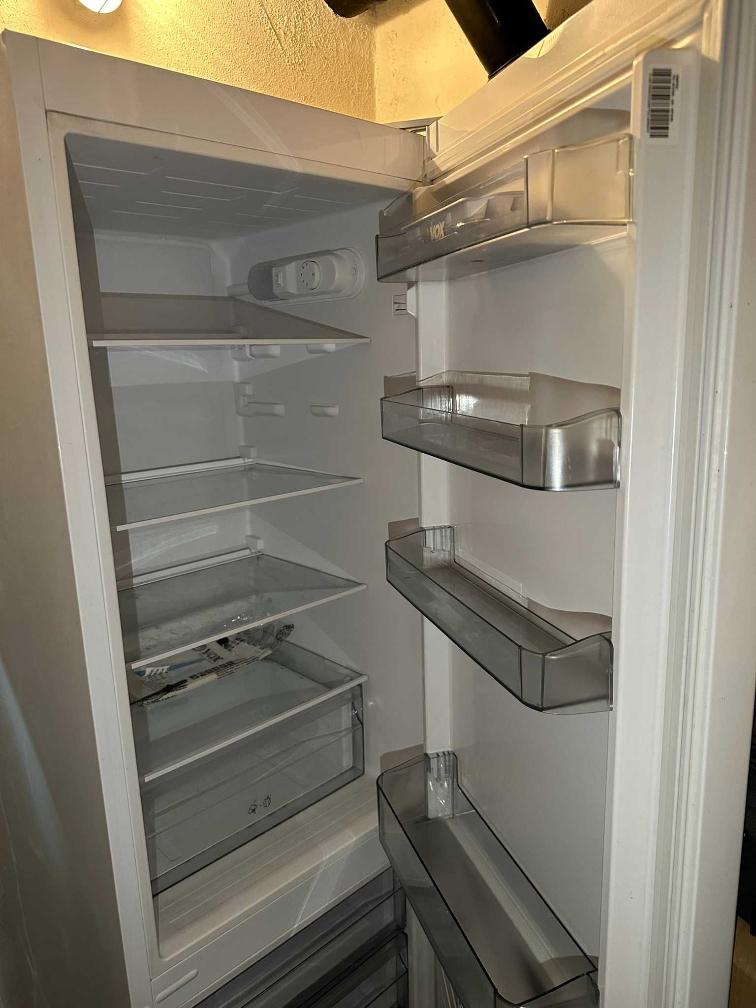 Frigorífico Combinado VOX KK3300F 170cm 268L como NOVO