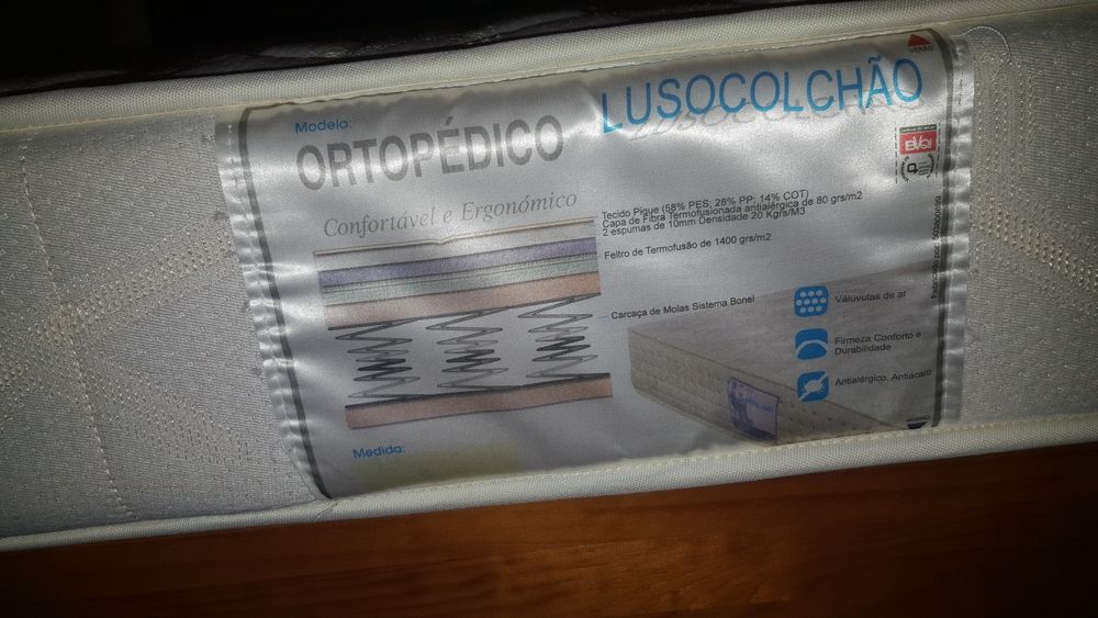 Cama de corpo e meio