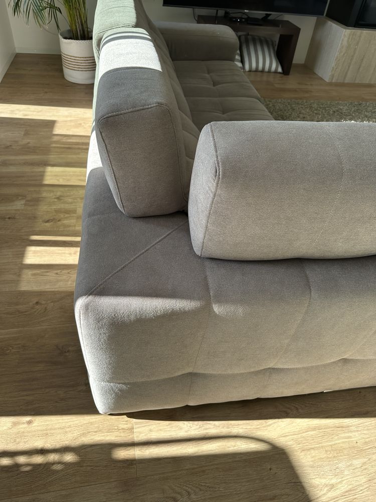 Sofá cor Taupe 2,70m x 2,70m com chaise longue