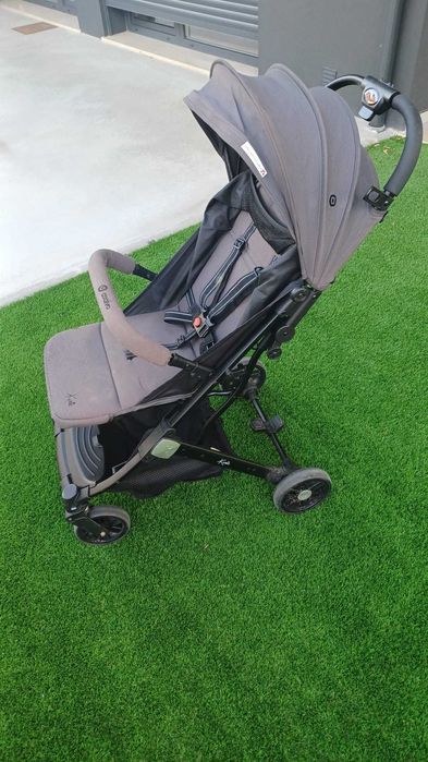 Carrinho bebé. Entrego em mãos na zona de Leiria