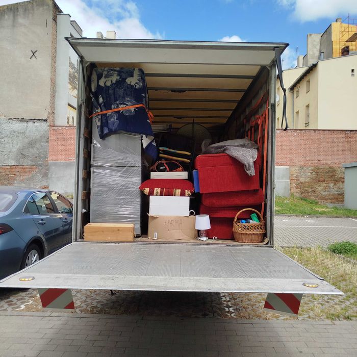 Opróżnianie ,Usługi Transportowe, przeprowadzki ,wywóz mebli
