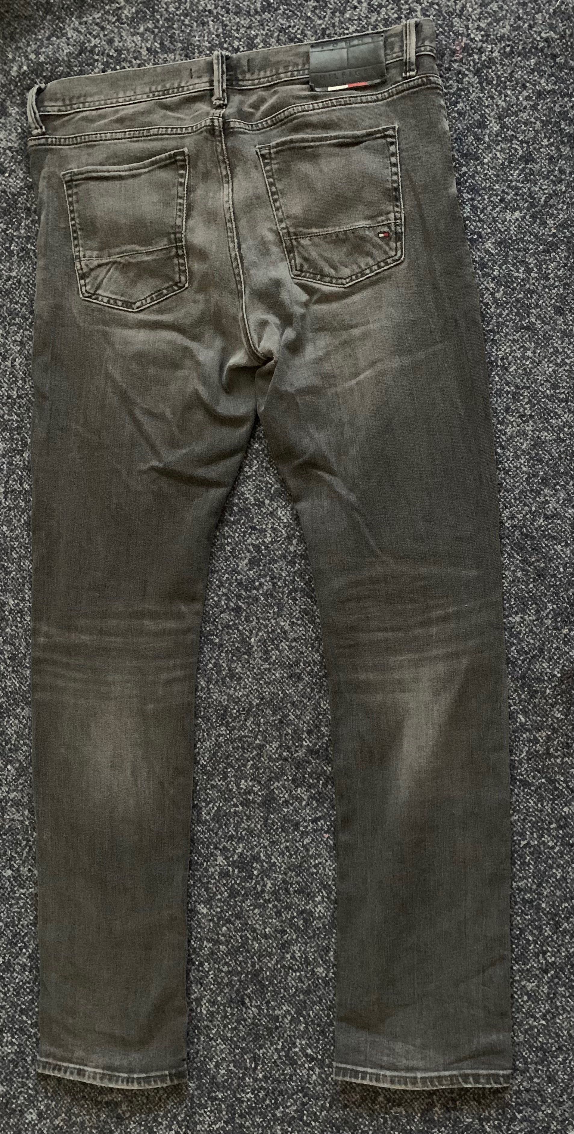 Джинсы Tommy Hilfiger и Armani exchange