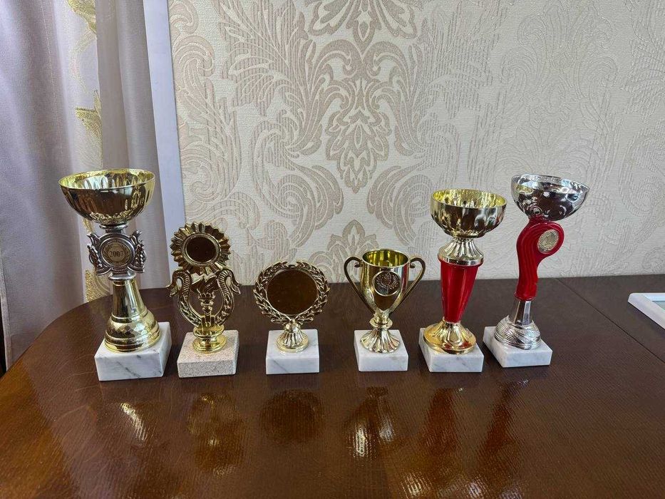 Продам Кубки спортсменам