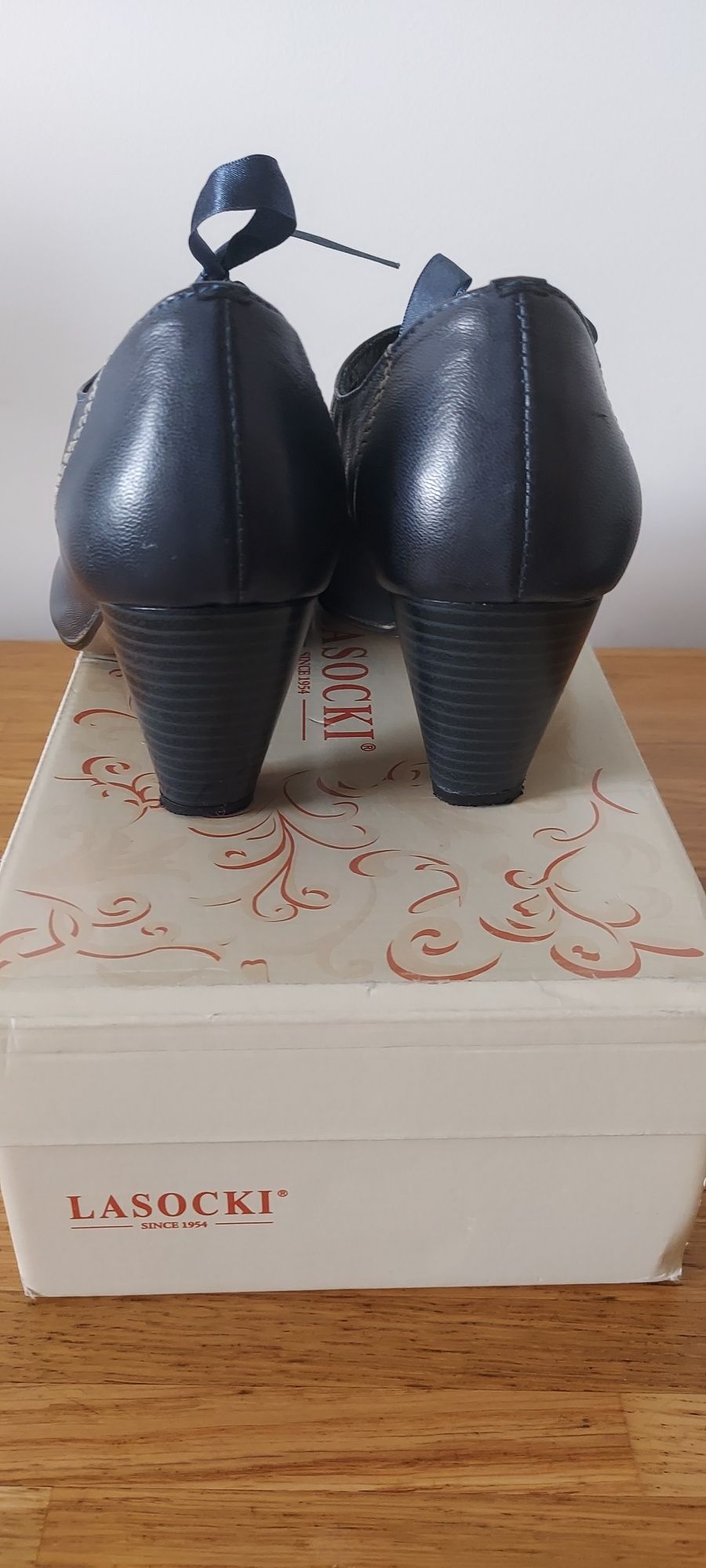Czółenka niebieskie Lasocki r.37