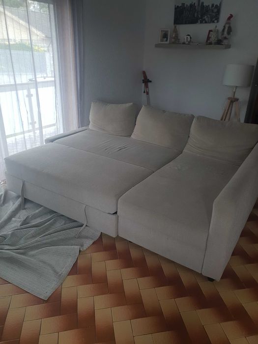Um Sofa 3 lugares