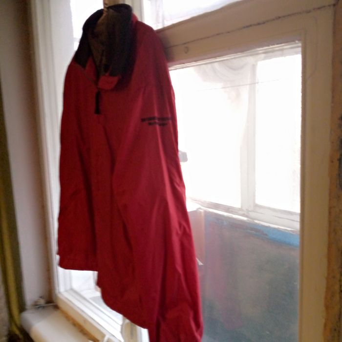 Куртка- ветровка. С капюшоном.мужская