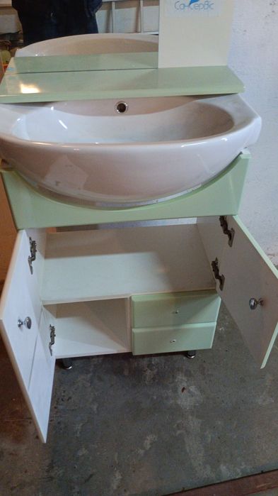 Меблі пенал для ванної кімнати нові