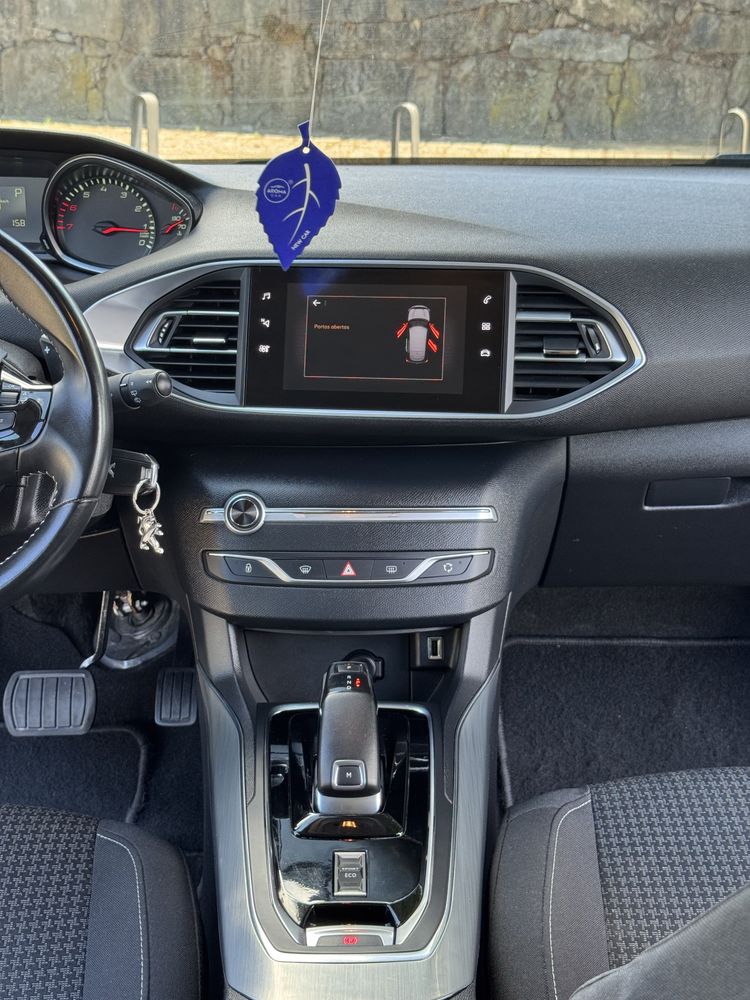 Peugeot 308 1.2 PureTech 130cv – Caixa Automática