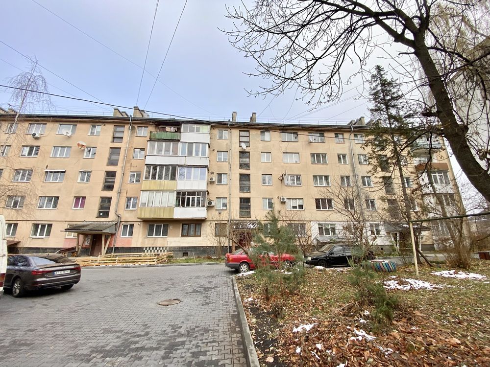 Продається 3 к. квартира. Вул. Коновальця. Матейки. Центр. Велмарт.