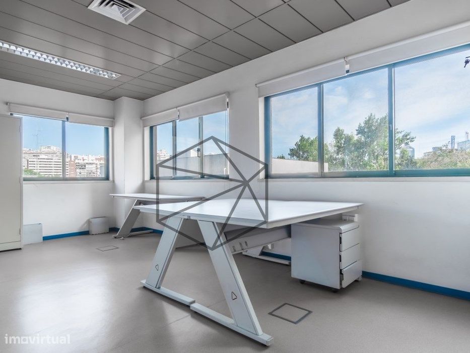 Escritorio Centro Alges