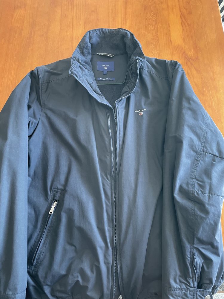 Vendo blusão GANT azul.
