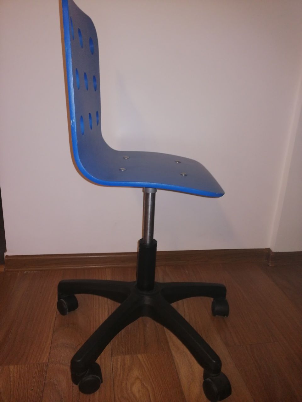 Krzesło biurowe dla chłopca