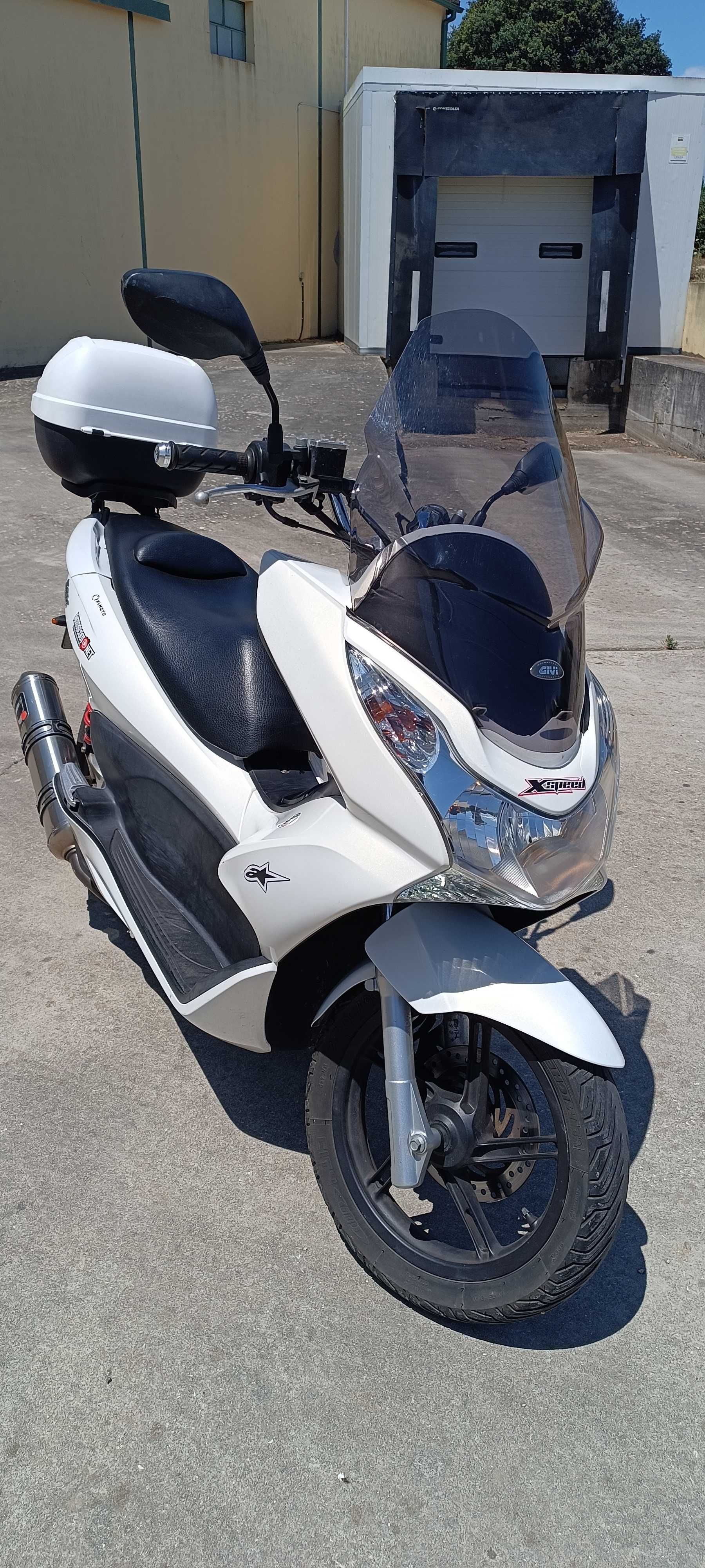 Honda PCX 125 muito econômico
