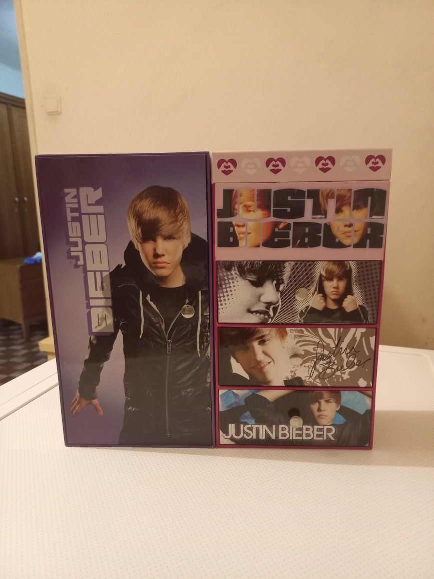 Justin Bieber guarda joias
