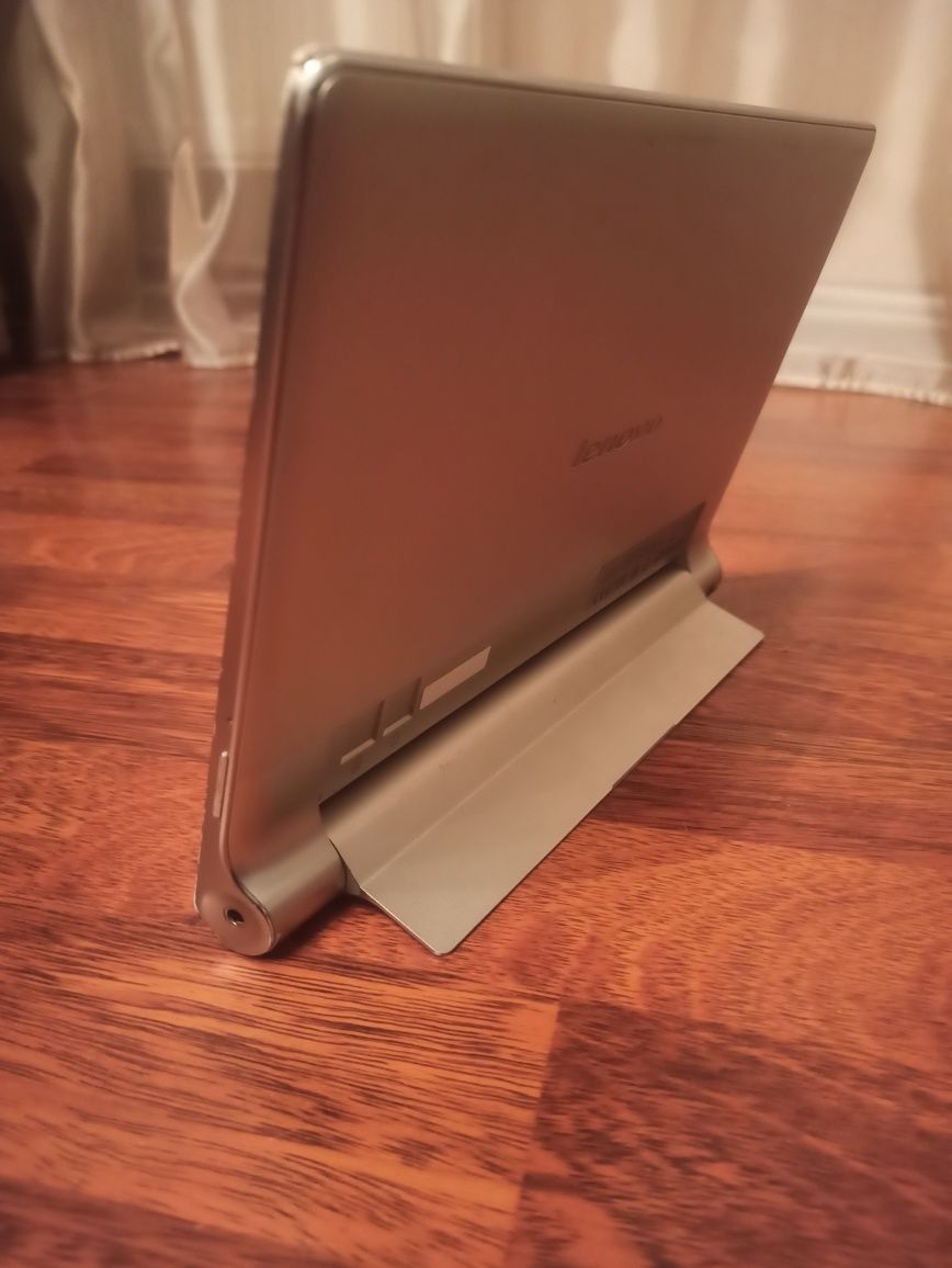 Планшет Lenovo Yoga Tablet 10