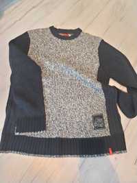 Sweter wełniany Carry