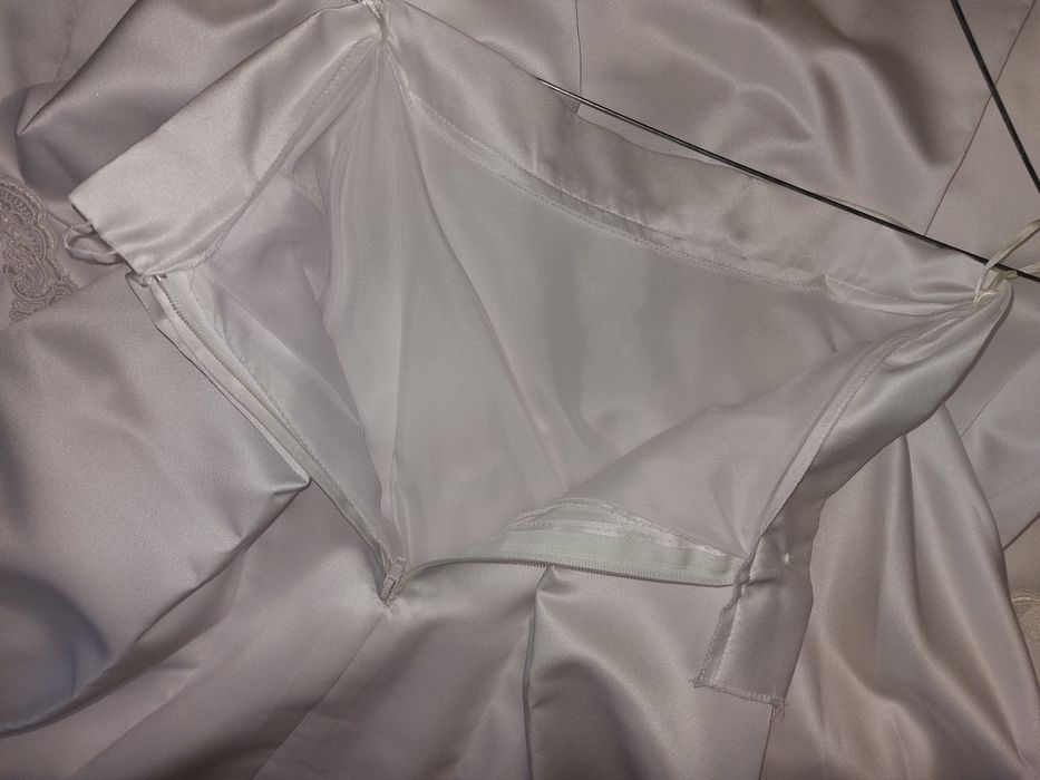 Sukienka ślubna biała