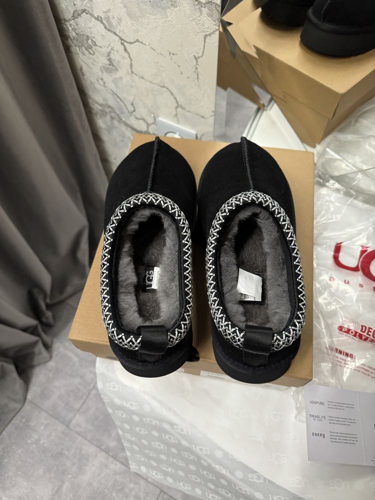 Черные угги на платформе ugg tazz с открытой пяткой