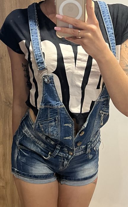 Krótkie spodenki jeansowe z szelkami XS