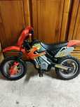 Motocross a bateria (bat danificada)para criança