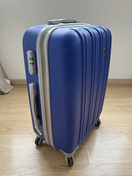 A convenient suitcase with 4 wheels