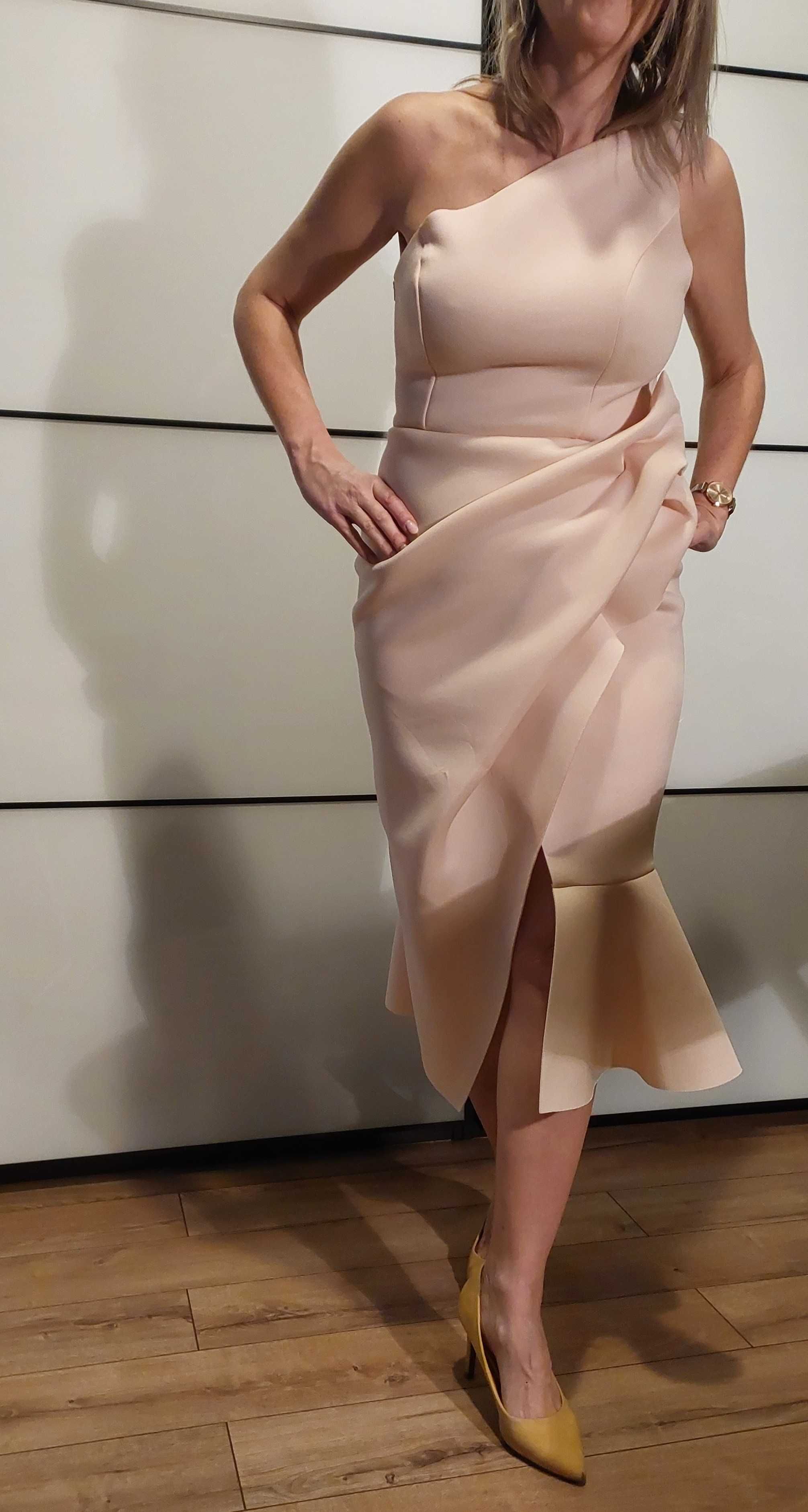 Sukienka na studniówkę, bal lub imprezę rodzinną