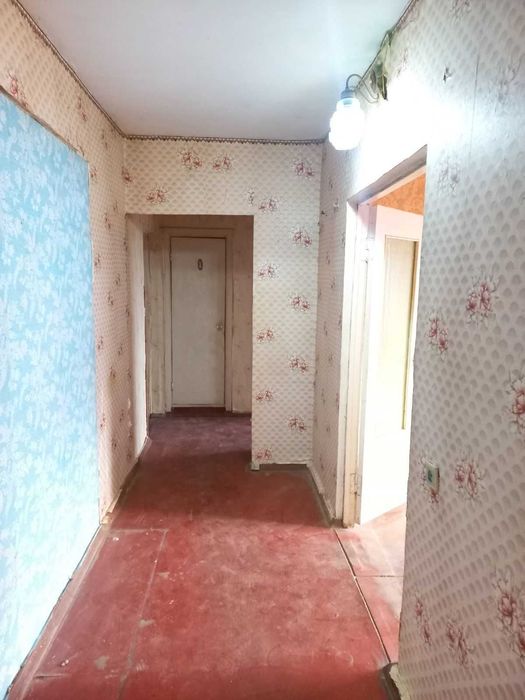 Трикімнатна покращенка на Садах