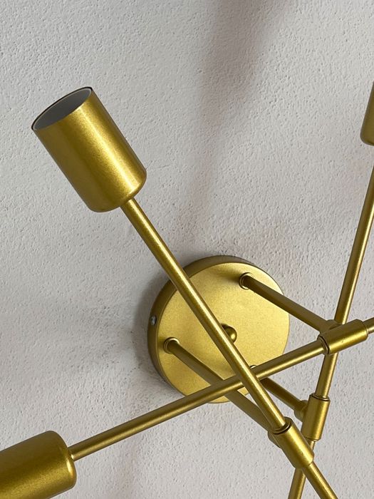 Candeeiro de tecto dourado