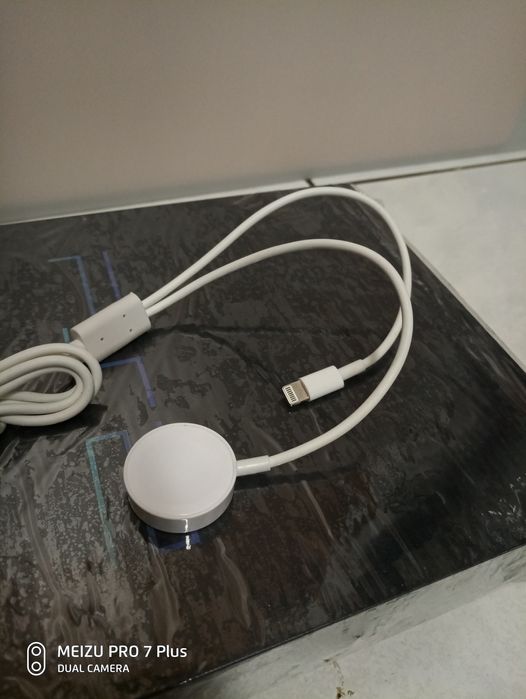 Продам зарядку apple watch+lighting 2 в 1.