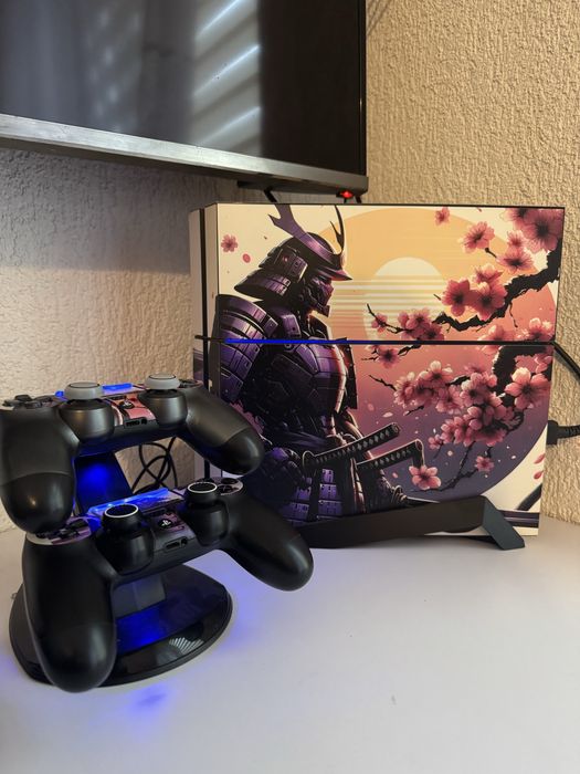 Ps4 500GB + 5 gier + stojak na konsole i pady