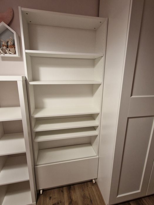 Regał Ikea Billy z szufladą