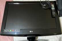 Televisão LG, 32 polegadas e funcional
