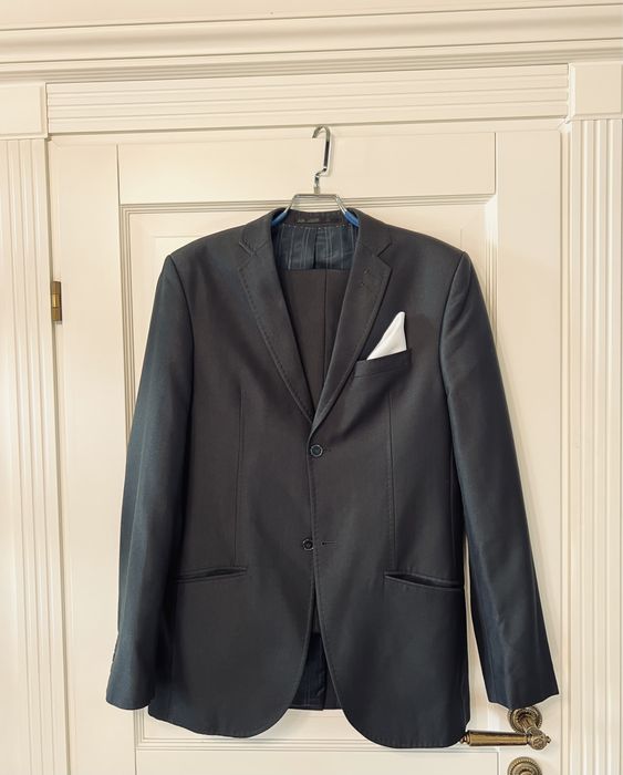 Класичний чоловічий костюм