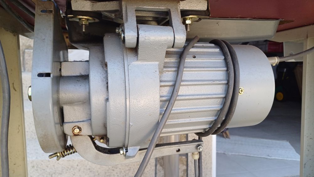 Máquina de Gaspear da Marca Refrey de 1 agulha - motor trifásico